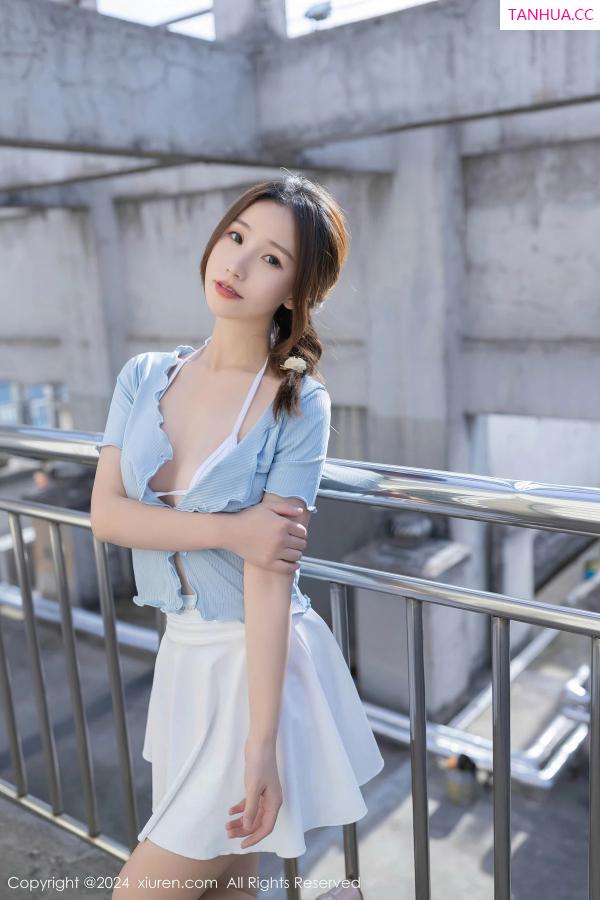   [XiuRen]高清写真图 2024.04.10 No.8369 杏子Yada 短裙美腿第26张图片